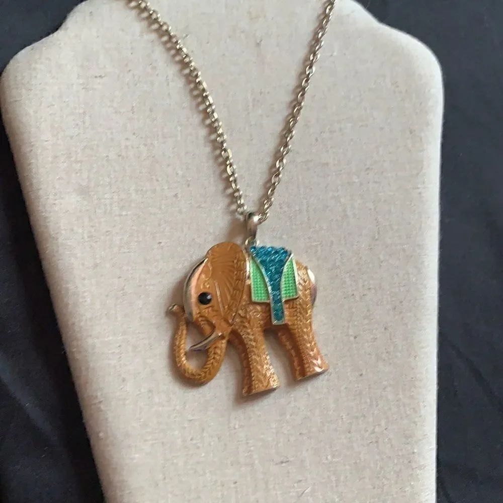 Gold chain elephant necklace 